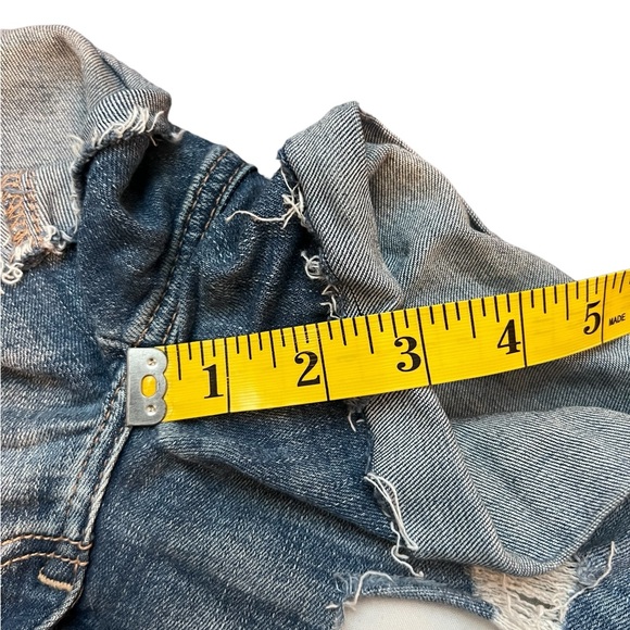 American Eagle Hi-Rise Shortie Distressed Denim Shorts Size 0 - Picture 8 of 13